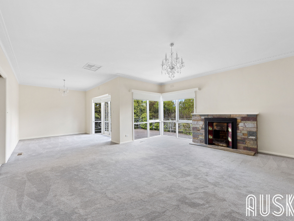 An interior from the Ausky property photo collection