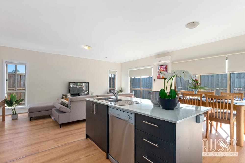 1 Victoria Street, Truganina VIC 3029 — photo 14