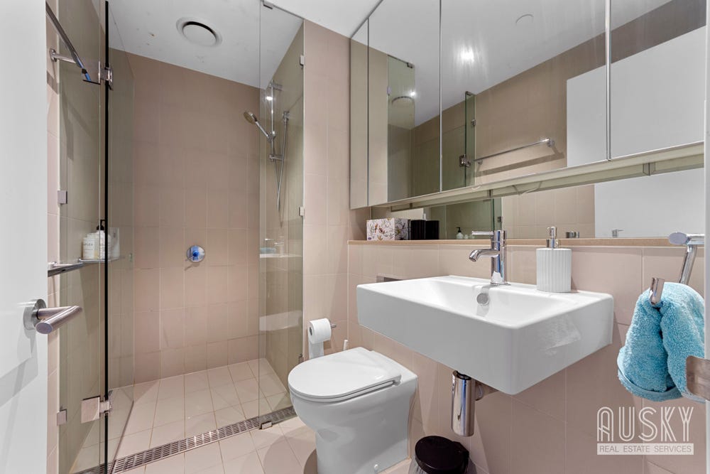 1907N/883 Collins Street, Docklands VIC 3008 — photo 4