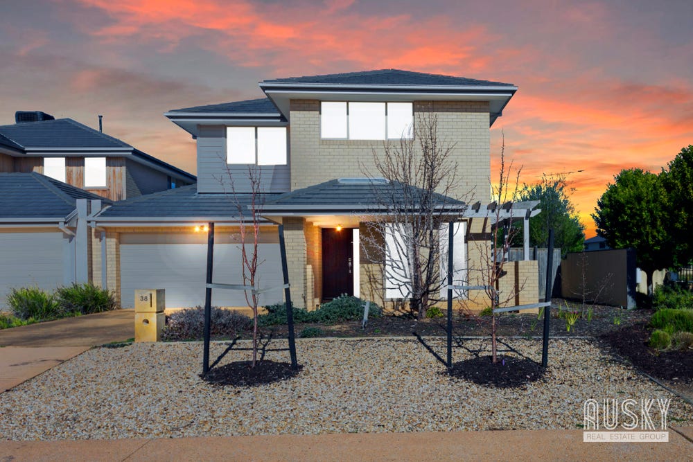 38 Rhode Island Close, Point Cook VIC 3030