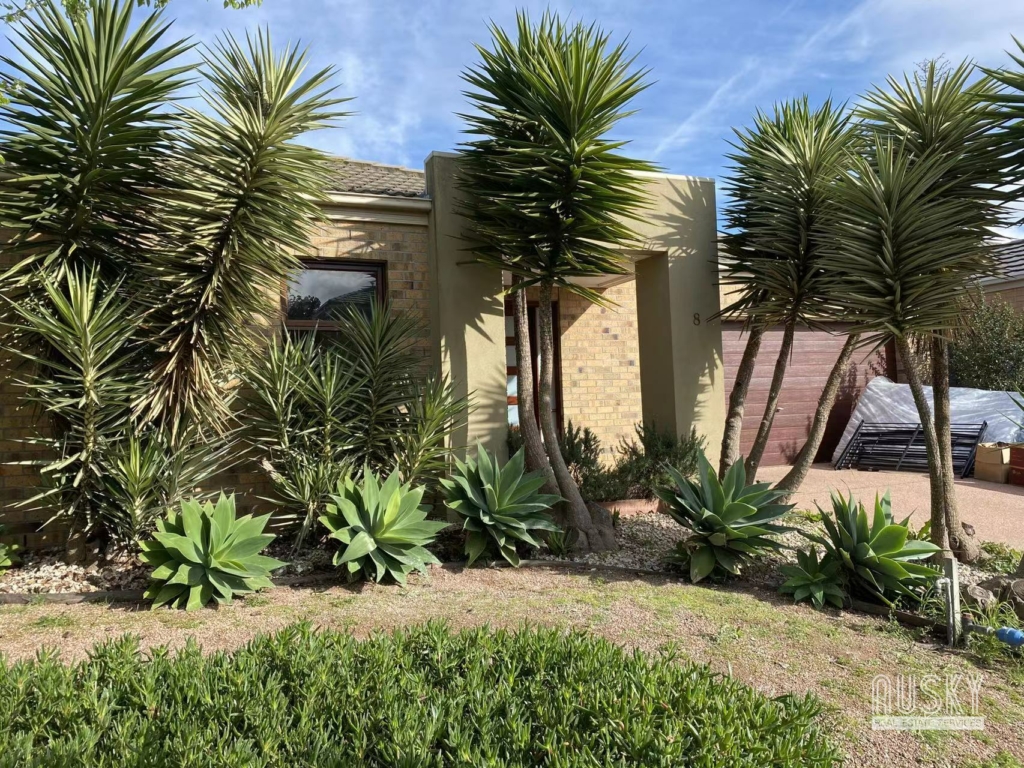 8 Nossal Drive, Point Cook VIC 3030