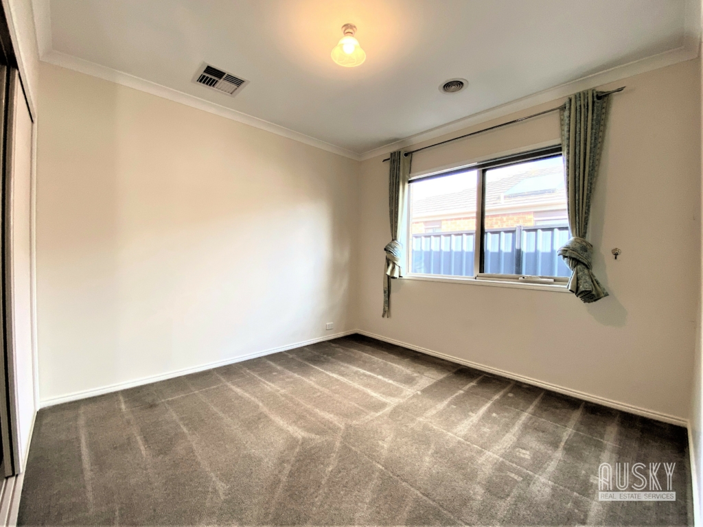 8 Nossal Drive, Point Cook VIC 3030 — photo 5
