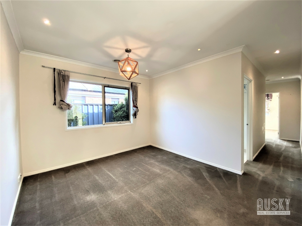 8 Nossal Drive, Point Cook VIC 3030 — photo 6