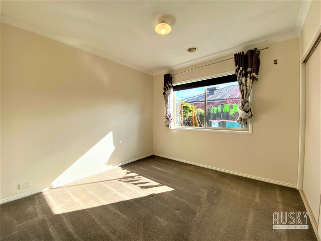 8 Nossal Drive, Point Cook VIC 3030 — photo 9