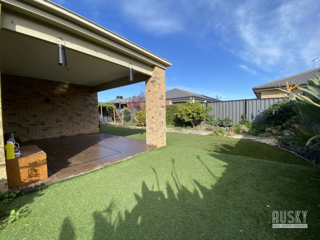 8 Nossal Drive, Point Cook VIC 3030 — photo 14