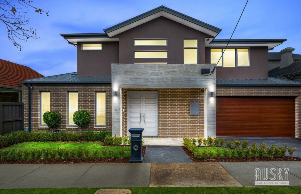 2A Gwenda Avenue, Canterbury VIC 3126