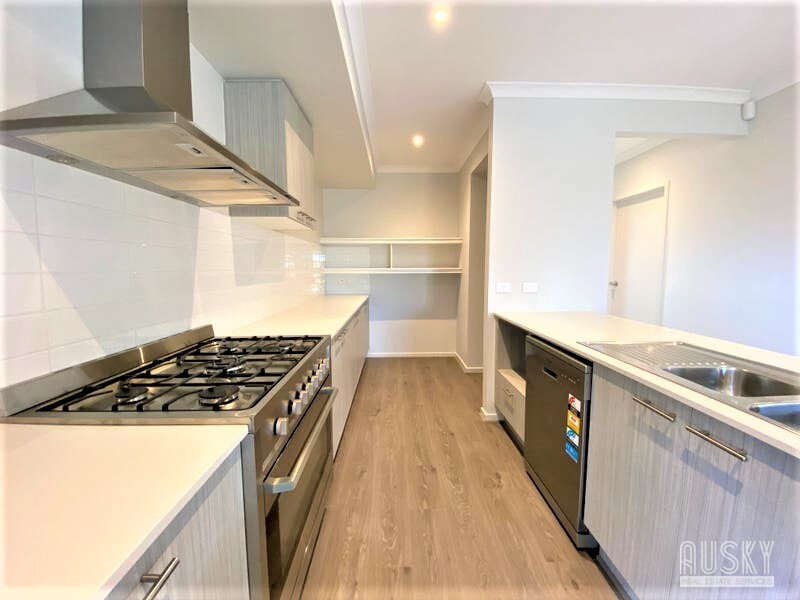 19 Narada Road, Truganina VIC 3029 — photo 3