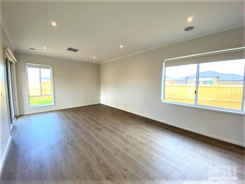 19 Narada Road, Truganina VIC 3029 — photo 4