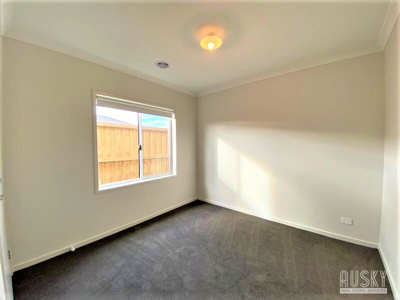 19 Narada Road, Truganina VIC 3029 — photo 6