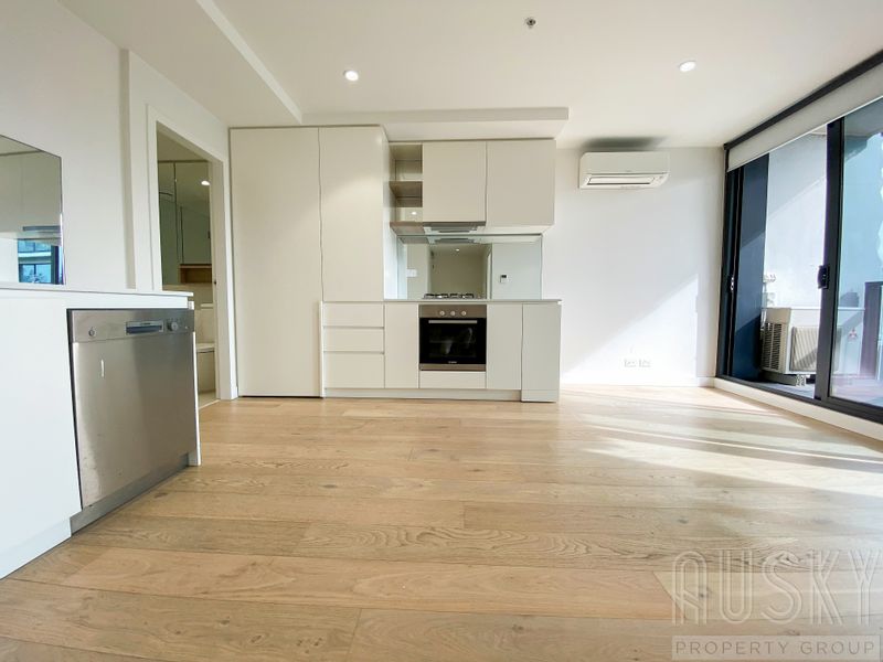 212/150 Dudley Street, West Melbourne VIC 3003 — photo 3