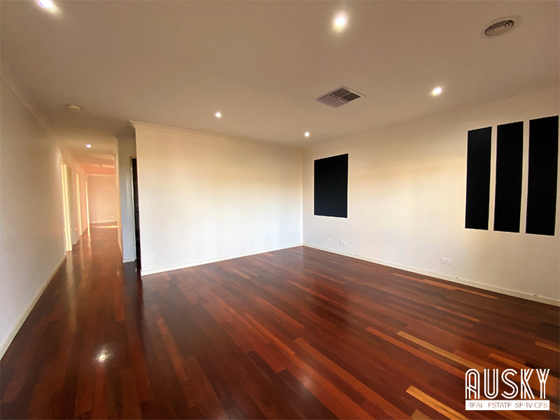 114 Westmeadows Lane, Truganina VIC 3029 — photo 4