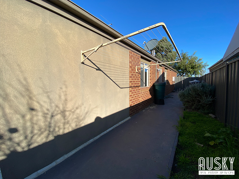 114 Westmeadows Lane, Truganina VIC 3029 — photo 13