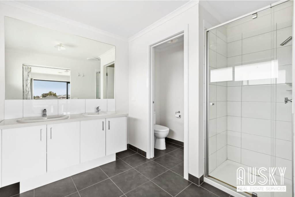 90 Grassbird Drive, Point Cook, Vic 3030 — photo 4