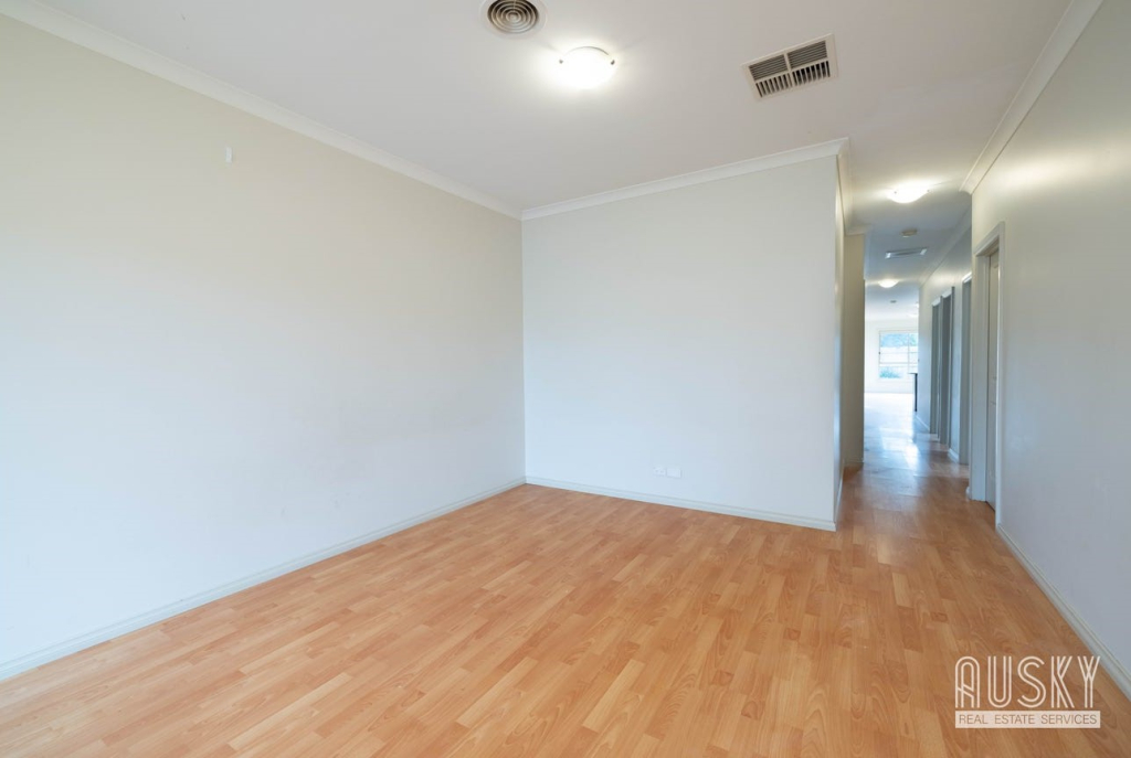 2/62 Westmeadows Lane, Truganina, Vic 3029 — photo 10