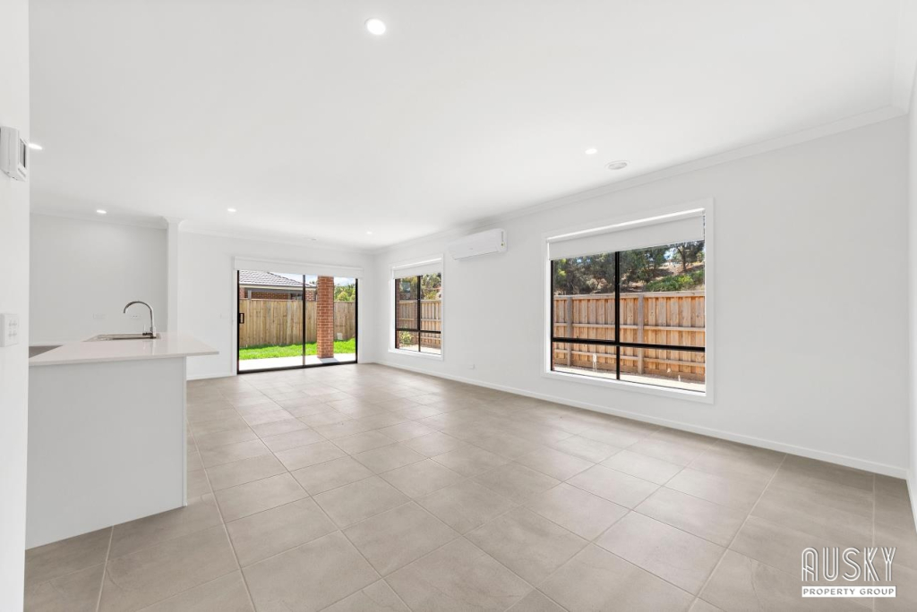 46 Ludo Circuit, Truganina, Vic 3029 — photo 4