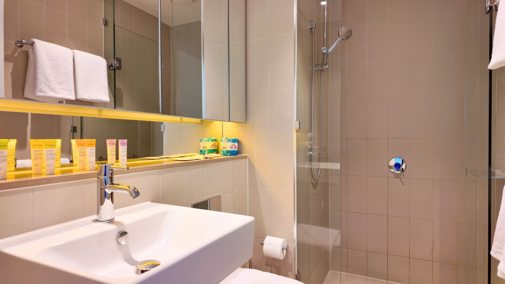 2506N/889 Collins Street, Docklands VIC 3008 — photo 5