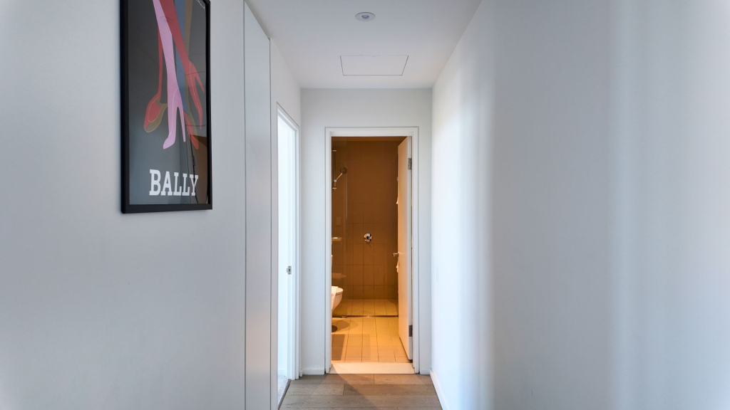 2506N/889 Collins Street, Docklands VIC 3008 — photo 9