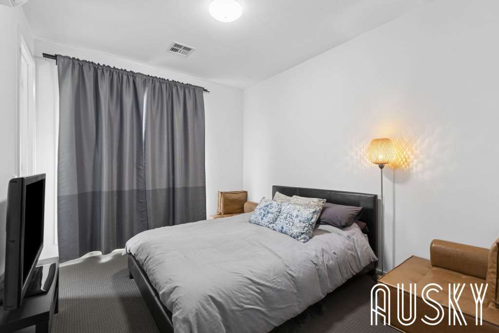 18 Emica Parade, Knoxfield VIC 3180 — photo 6