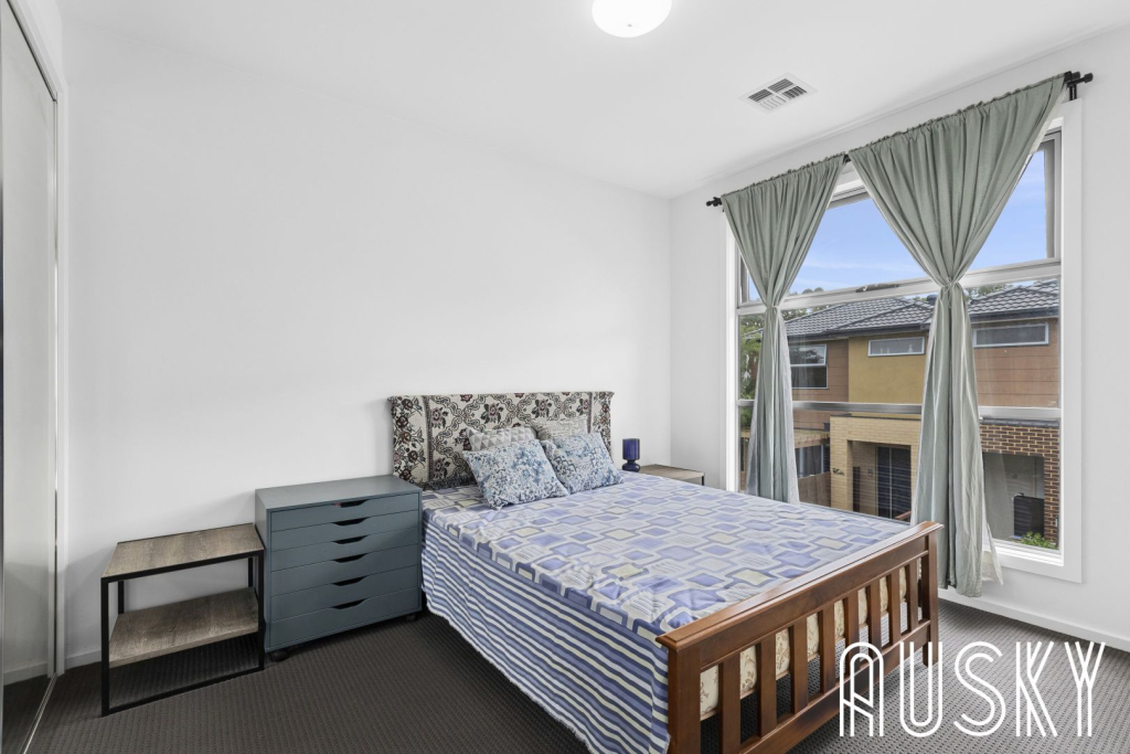 18 Emica Parade, Knoxfield VIC 3180 — photo 7