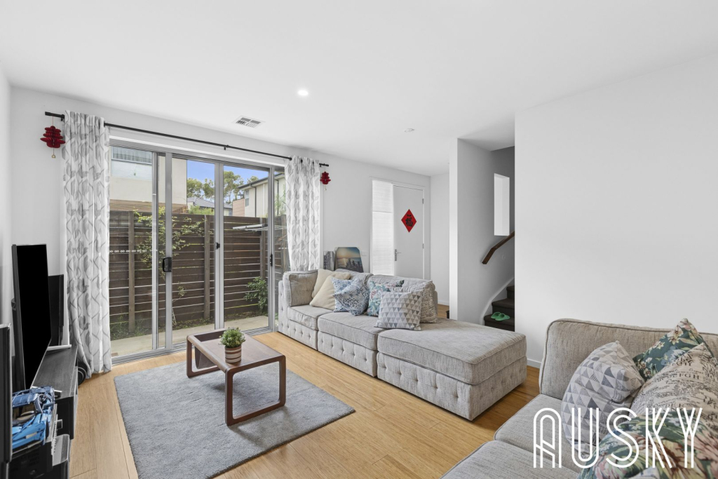 18 Emica Parade, Knoxfield VIC 3180 — photo 11