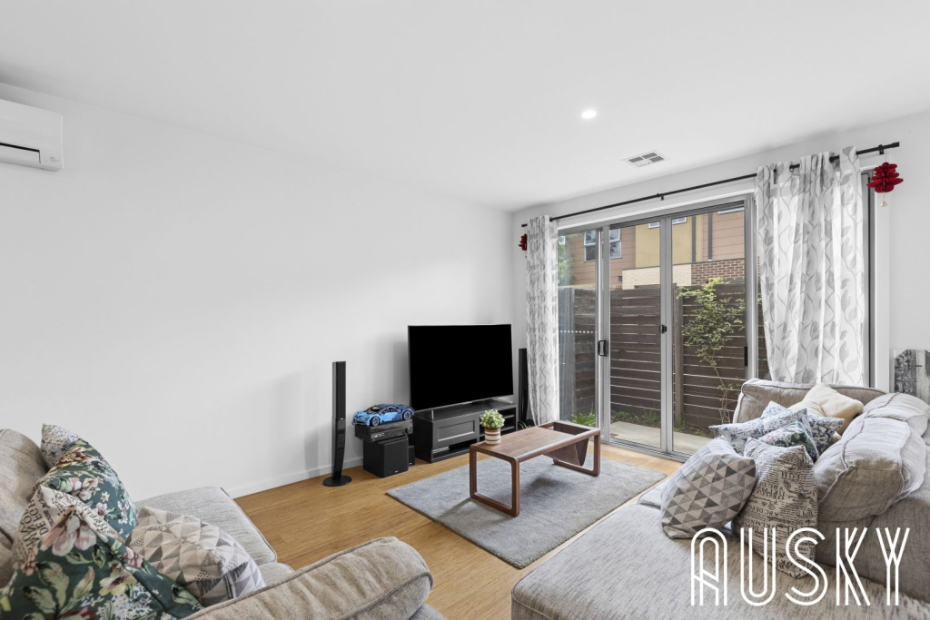 18 Emica Parade, Knoxfield VIC 3180 — photo 12