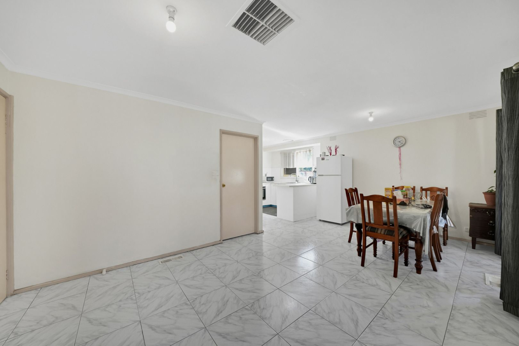 94 Main Road East, St Albans VIC 3021 — photo 5