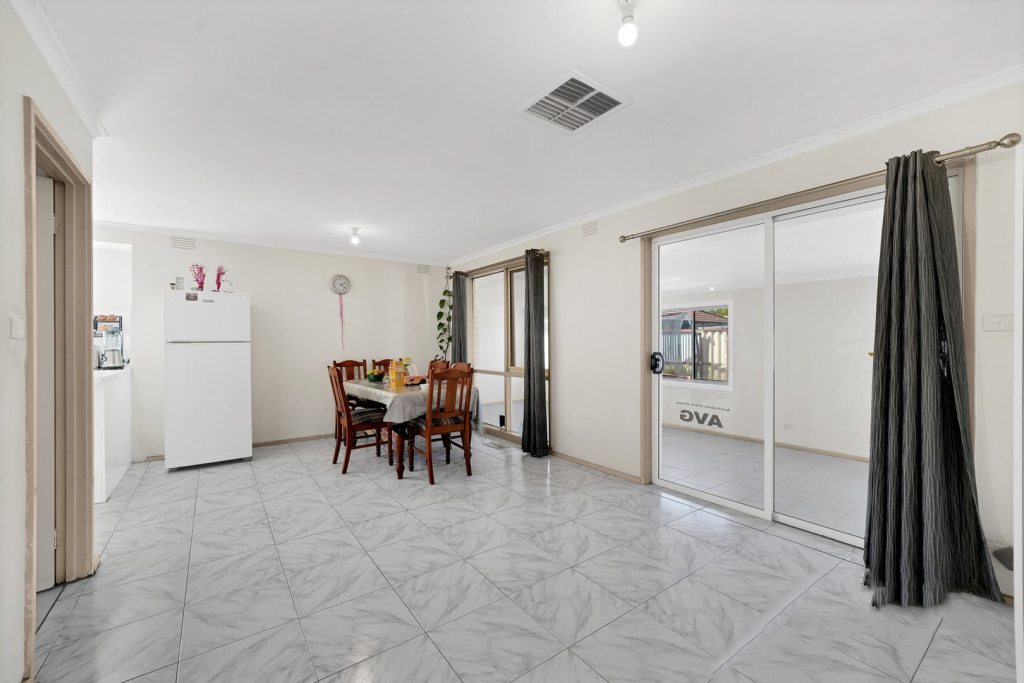 94 Main Road East, St Albans VIC 3021 — photo 6