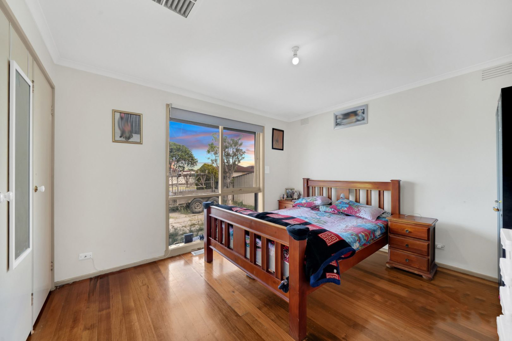 94 Main Road East, St Albans VIC 3021 — photo 8