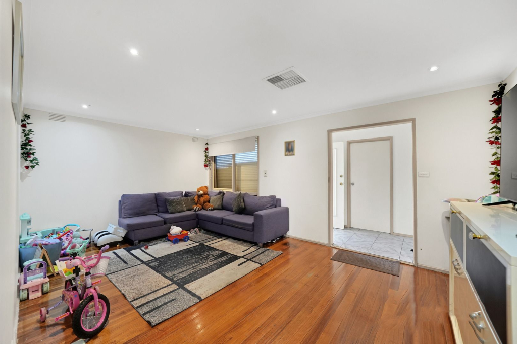 94 Main Road East, St Albans VIC 3021 — photo 10