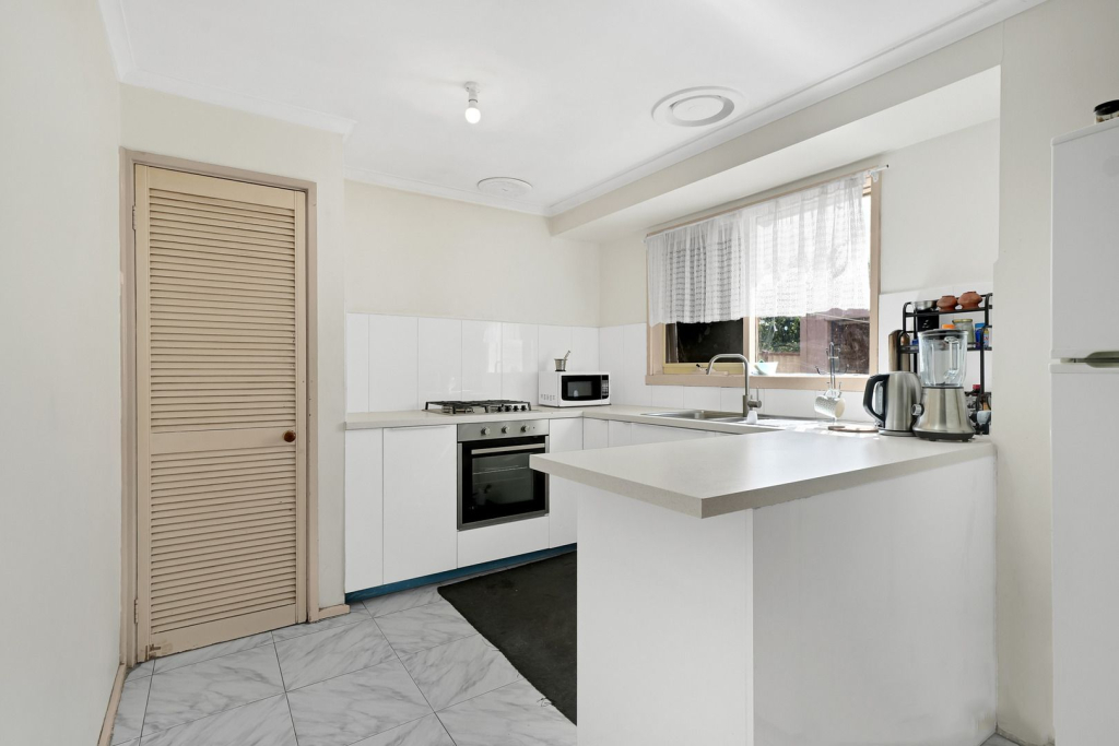 94 Main Road East, St Albans VIC 3021 — photo 11