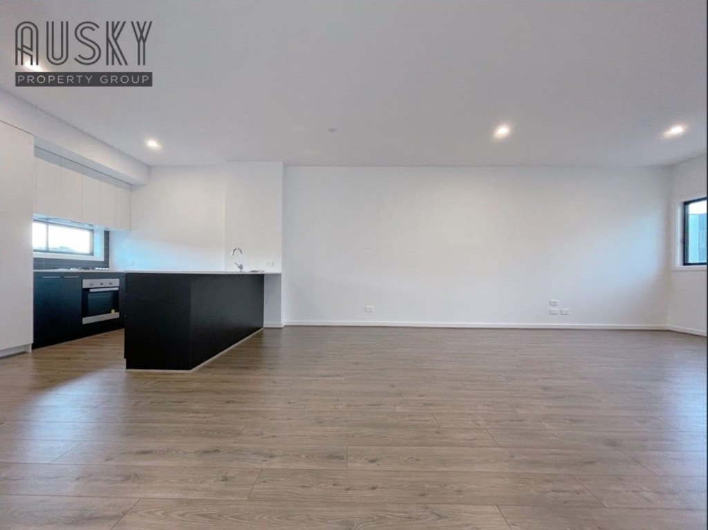 9 Kinsfolk Circuit, Doveton VIC 3177 — photo 3