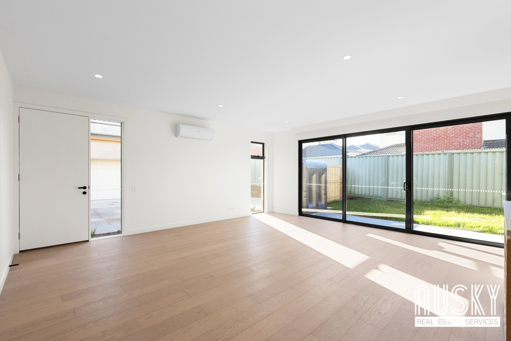 87 Jasmine Circuit, Glen Waverley, VIC 3150 — photo 4