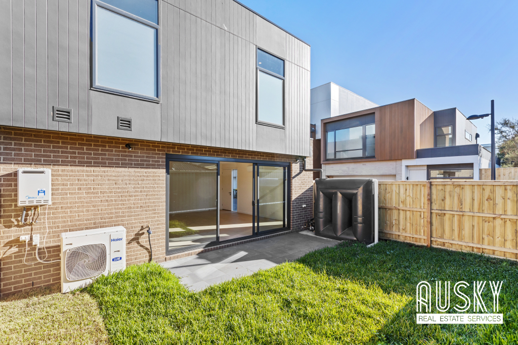 87 Jasmine Circuit, Glen Waverley, VIC 3150 — photo 11