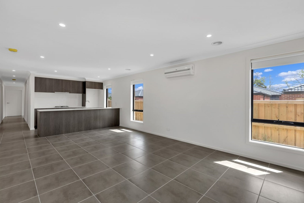 20 Taggerty Street, Werribee, VIC 3030 — photo 2