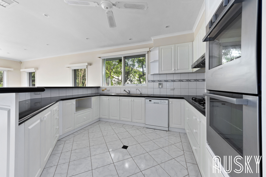 64 Greythorn Road, Balwyn North, VIC 3104 — photo 9