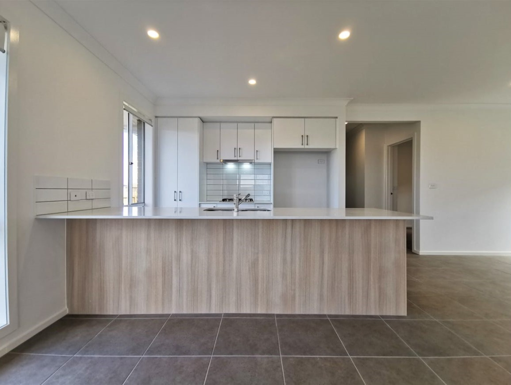2 Broberg Street, Wyndham Vale, VIC 3024 — photo 3
