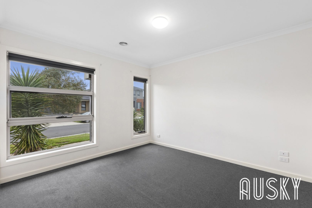 27 Aldinga Avenue, Point Cook, VIC 3030 — photo 10