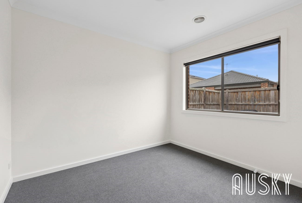 27 Aldinga avenue, Point Cook, VIC 3030 — photo 8