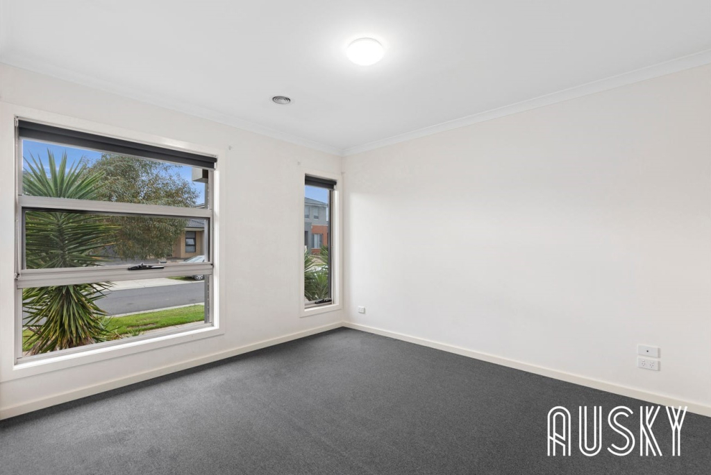 27 Aldinga avenue, Point Cook, VIC 3030 — photo 9