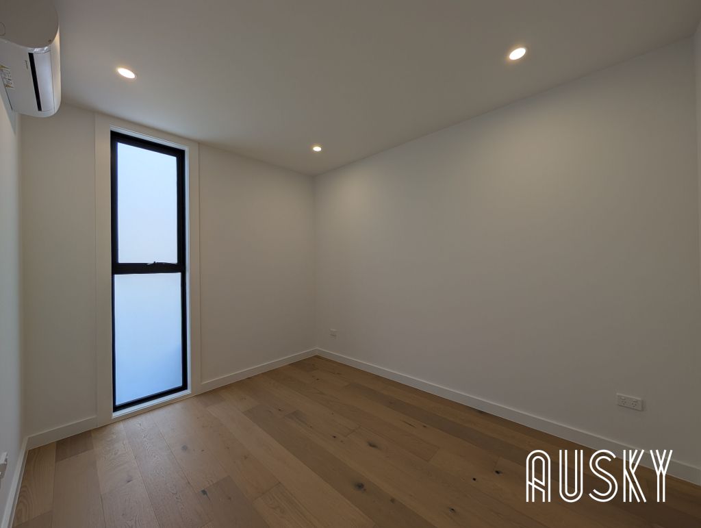 2 Saxon Street, Doncaster VIC 3108 — photo 5