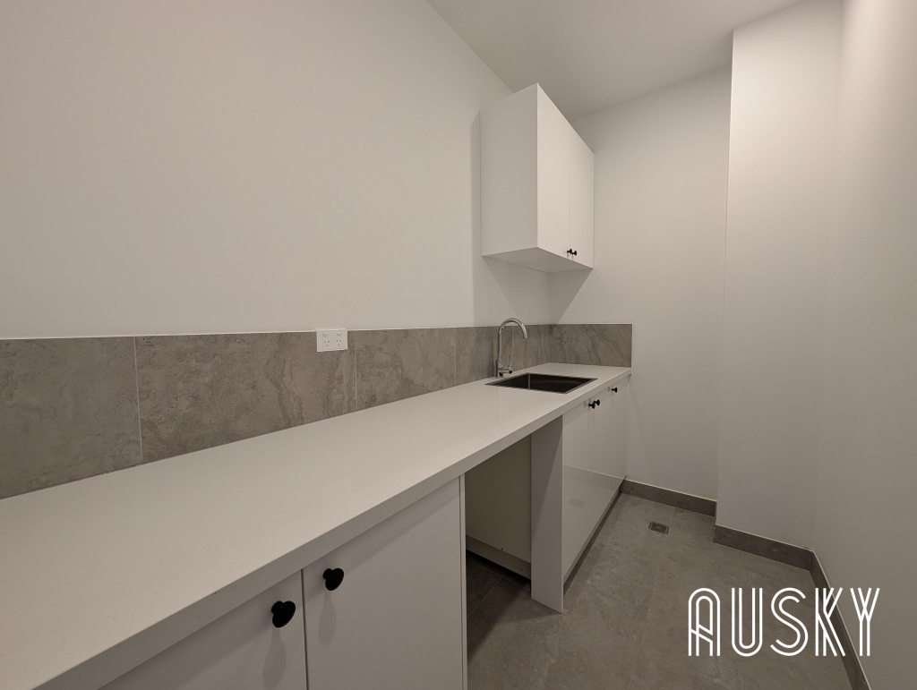 2 Saxon Street, Doncaster VIC 3108 — photo 12