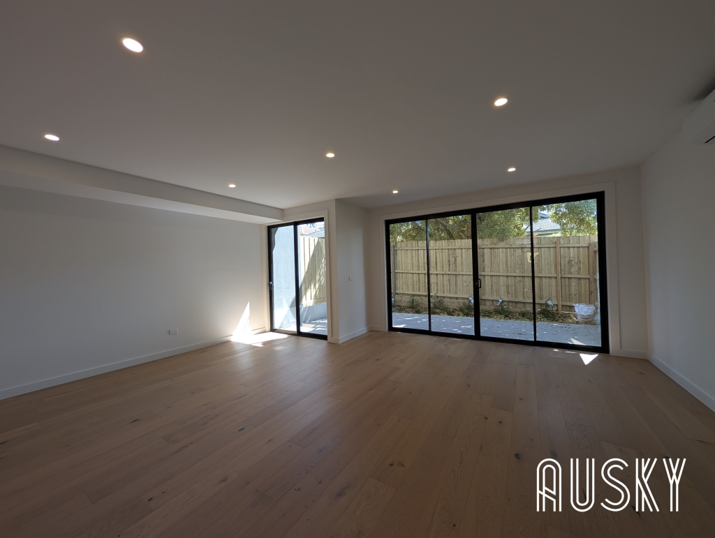 2 Saxon Street, Doncaster VIC 3108 — photo 4