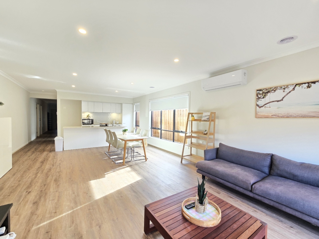 25 LEEWARD DRIVE, TARNEIT VIC 3029 — photo 2