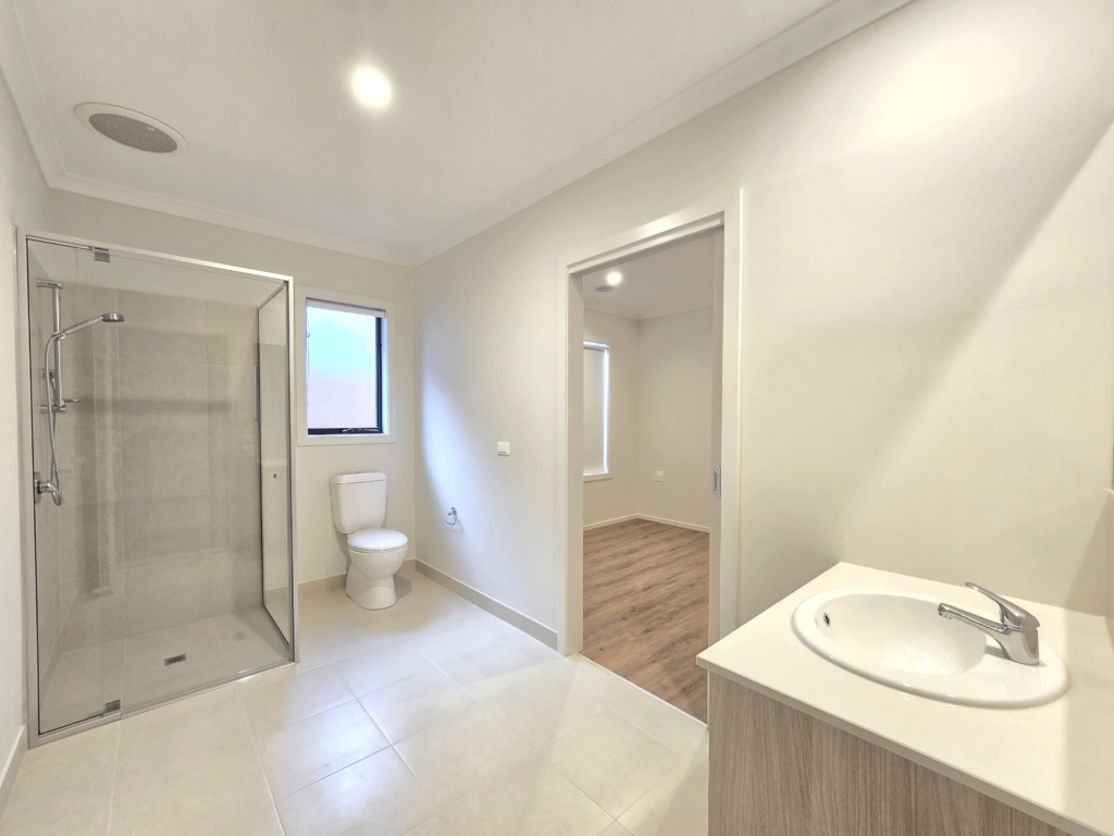 25 LEEWARD DRIVE, TARNEIT VIC 3029 — photo 10