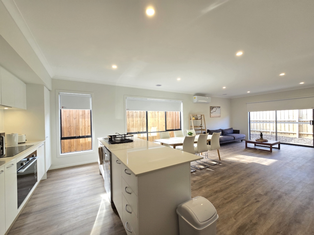 25 LEEWARD DRIVE, TARNEIT VIC 3029 — photo 5