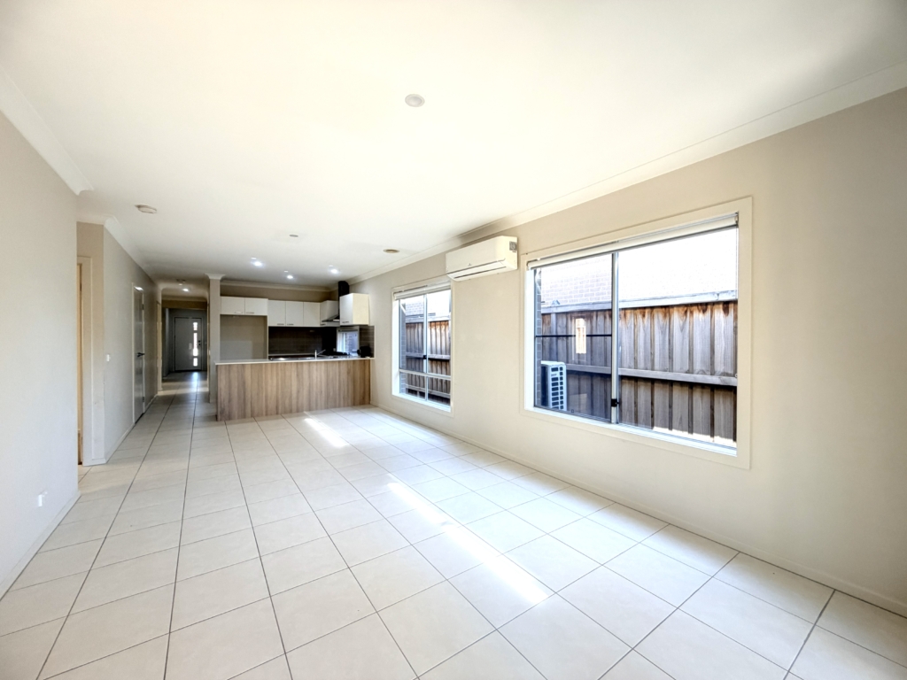 9 ASHWELL AVENUE, WILLIAMS LANDING VIC 3027 — photo 2