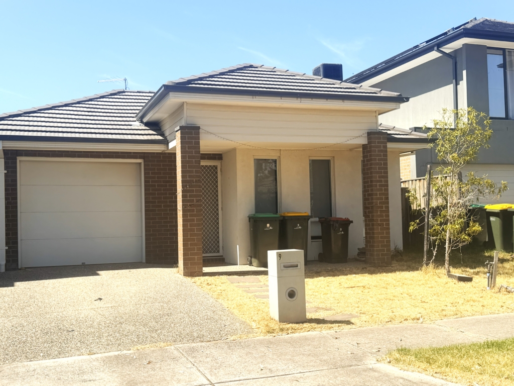 9 ASHWELL AVENUE, WILLIAMS LANDING VIC 3027