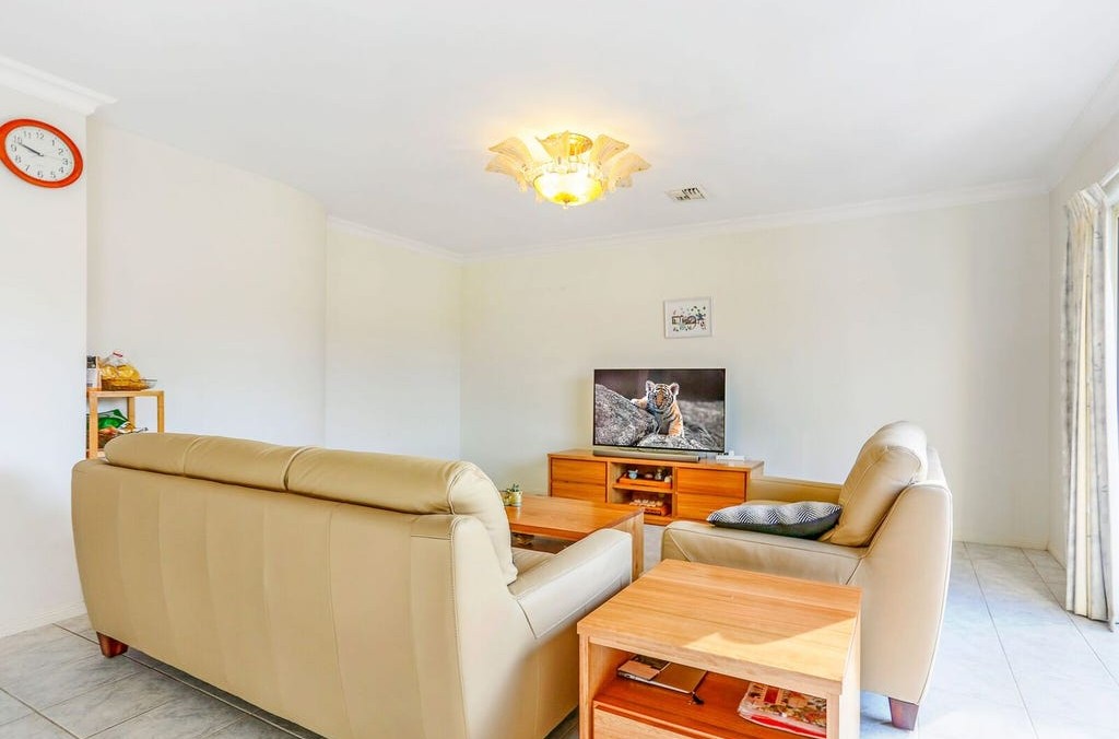 4 Cromwell Street, Glenroy, VIC 3046 — photo 3