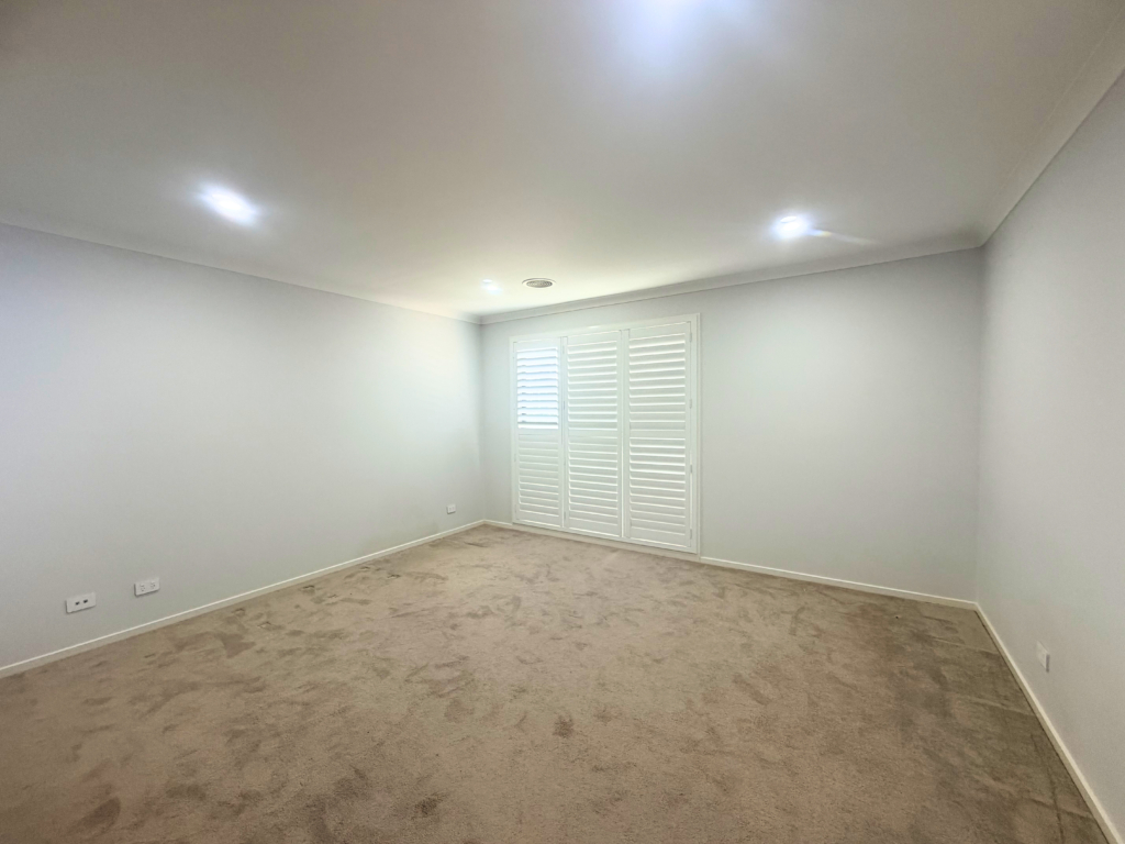 152 Waterhaven Boulevard, Point Cook, Vic 3030 — photo 12