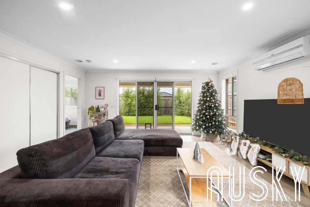 16 Chancery Road, Werribee, VIC 3030 — photo 2